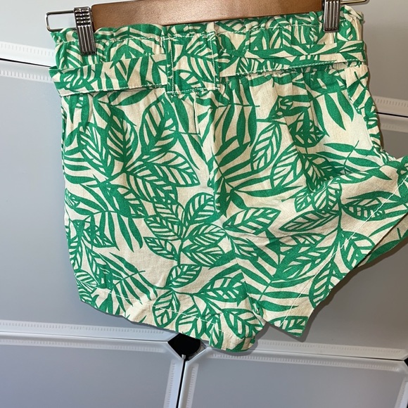 Paper bag Waist Linen Blend Shorts - Picture 3 of 9